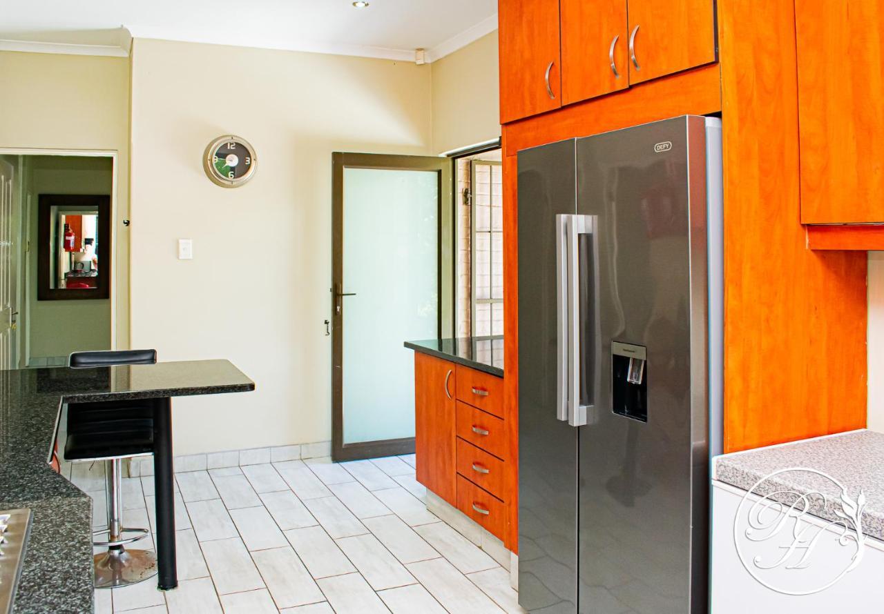 דירות דורבן Roseland House Self Catering מראה חיצוני תמונה